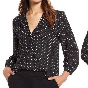 NWT VINCE CAMUTO Polka Dot V-Neck Blouse Top L